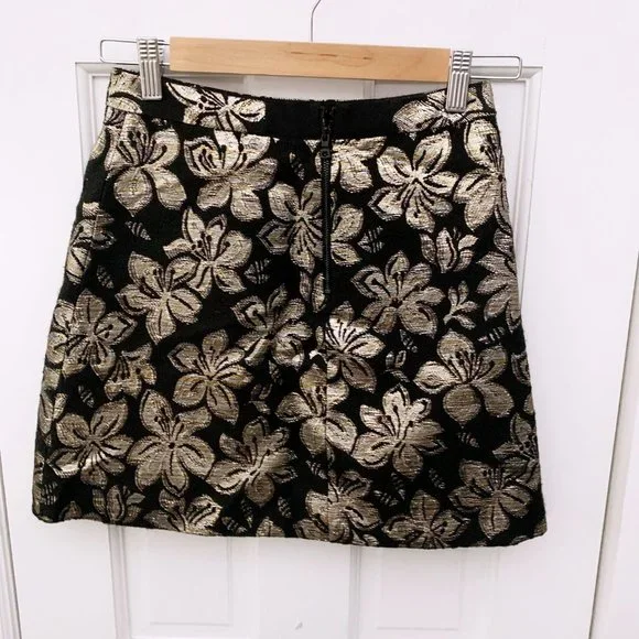 Alice + Olivia mini Black & Gold Jacquard Mini Skirt - Picture 8 of 9